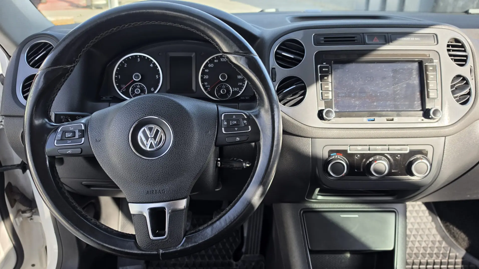 Volkswagen Tiguan 2.0 TDi Sport BlueMotion 7