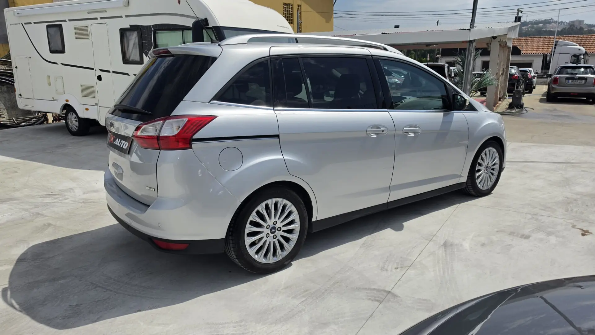 Ford Grand C-Max 1.6 TDCi Titanium Edition S/S 4