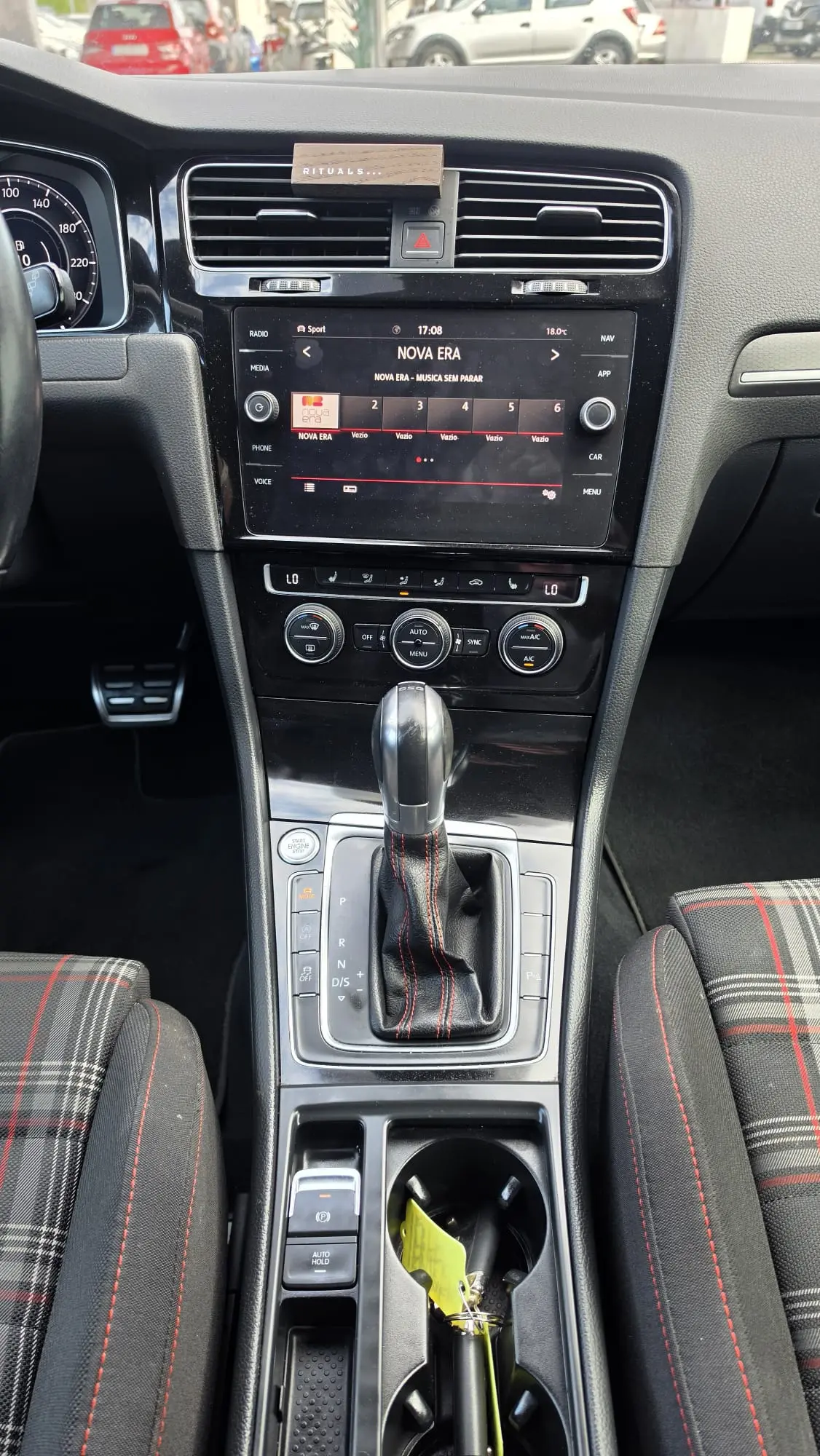 Volkswagen Golf 2.0 TSi GTi DSG Performance 18