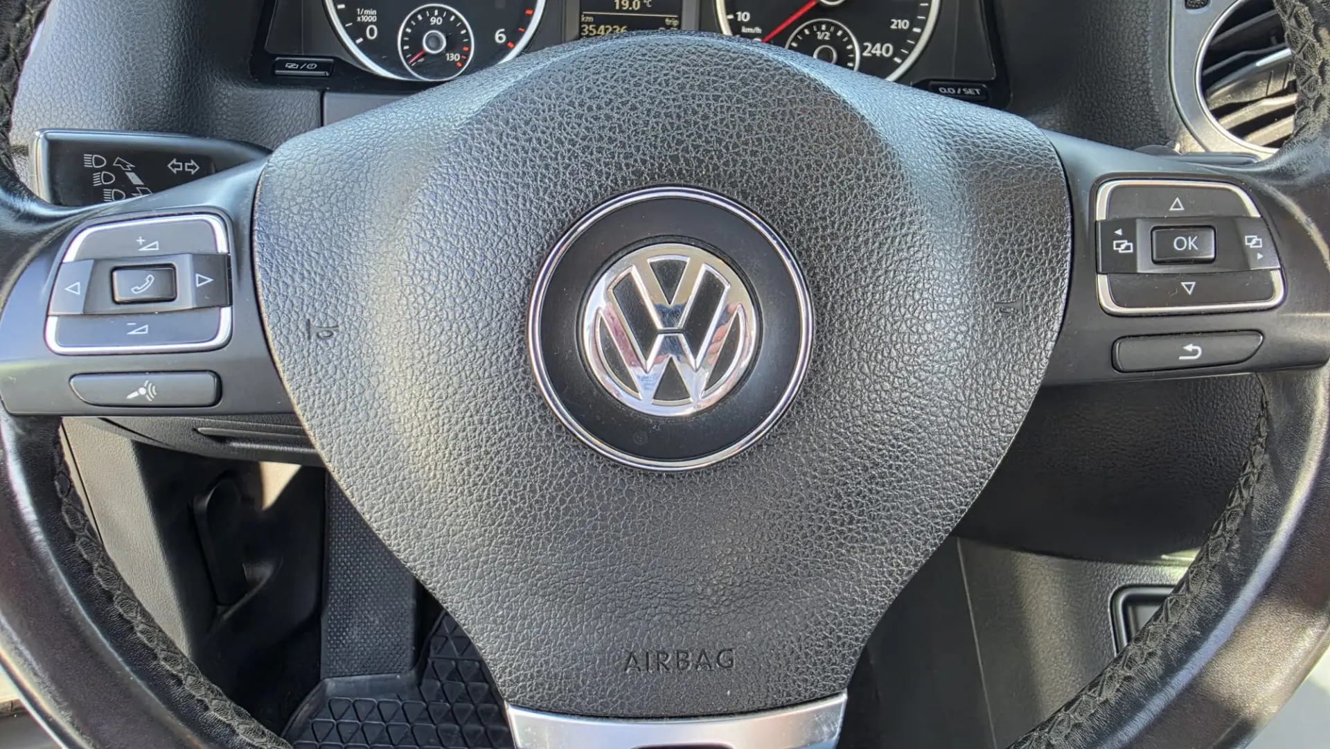 Volkswagen Tiguan 2.0 TDi Sport BlueMotion 9