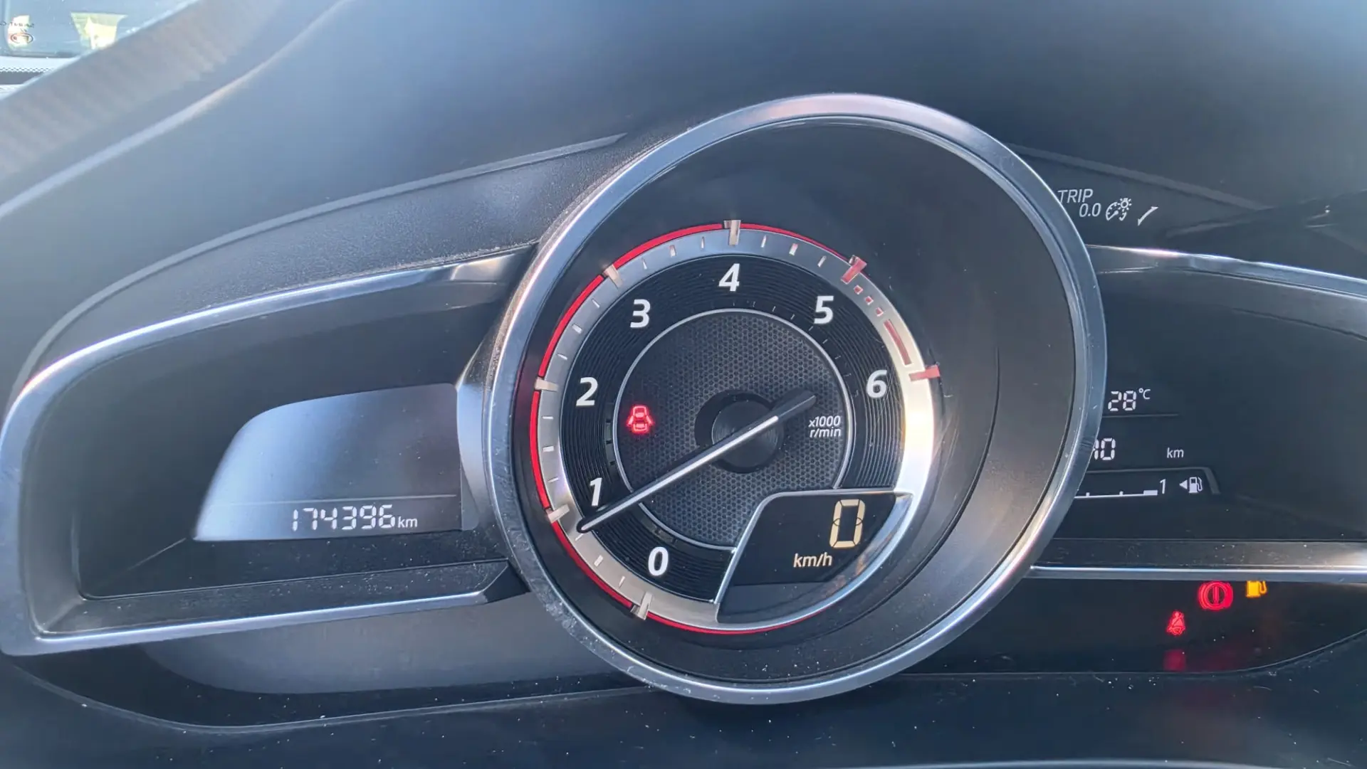 Mazda 3 1.5 Sky-D Excellence 12