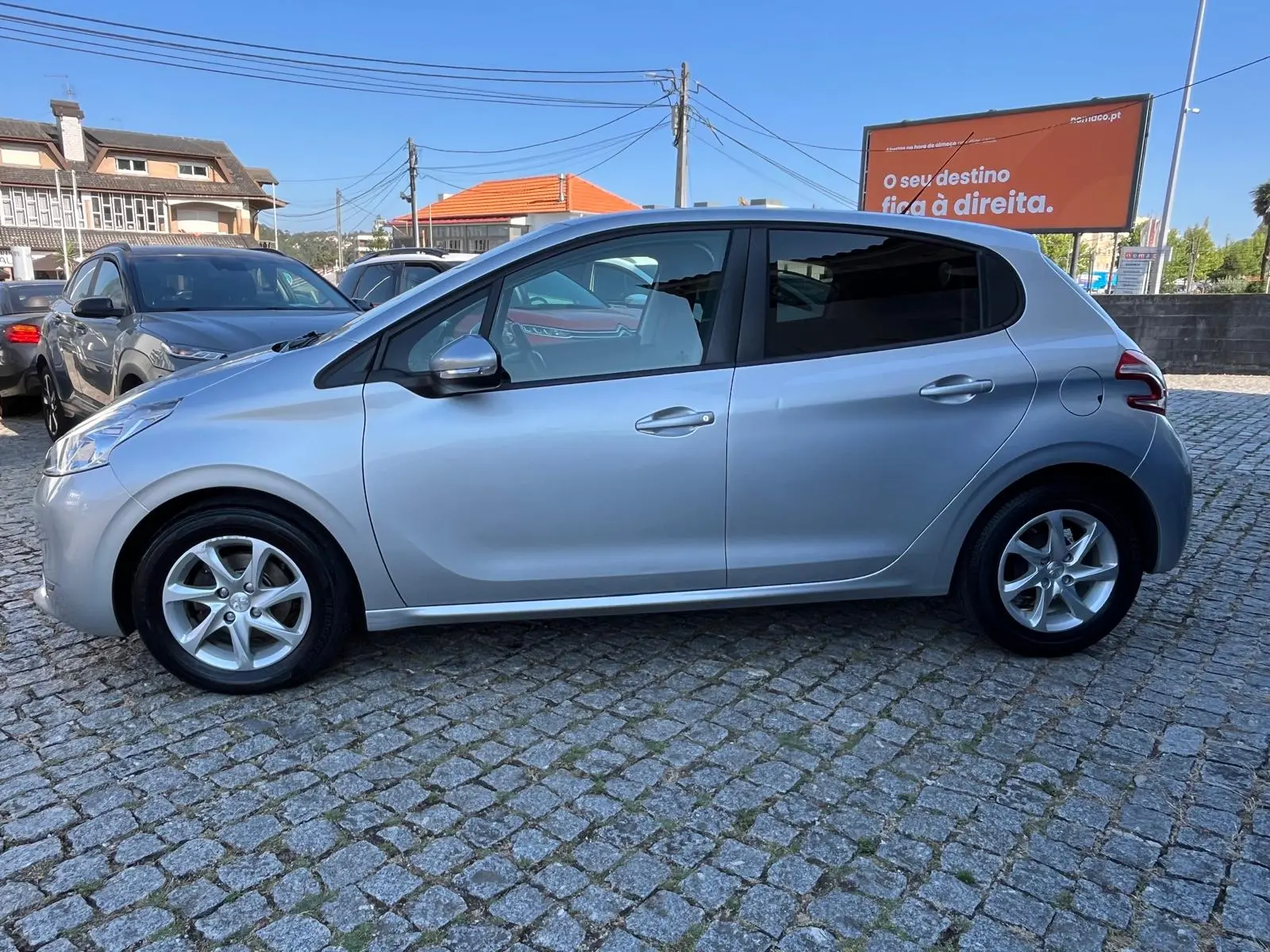 Peugeot 208 4