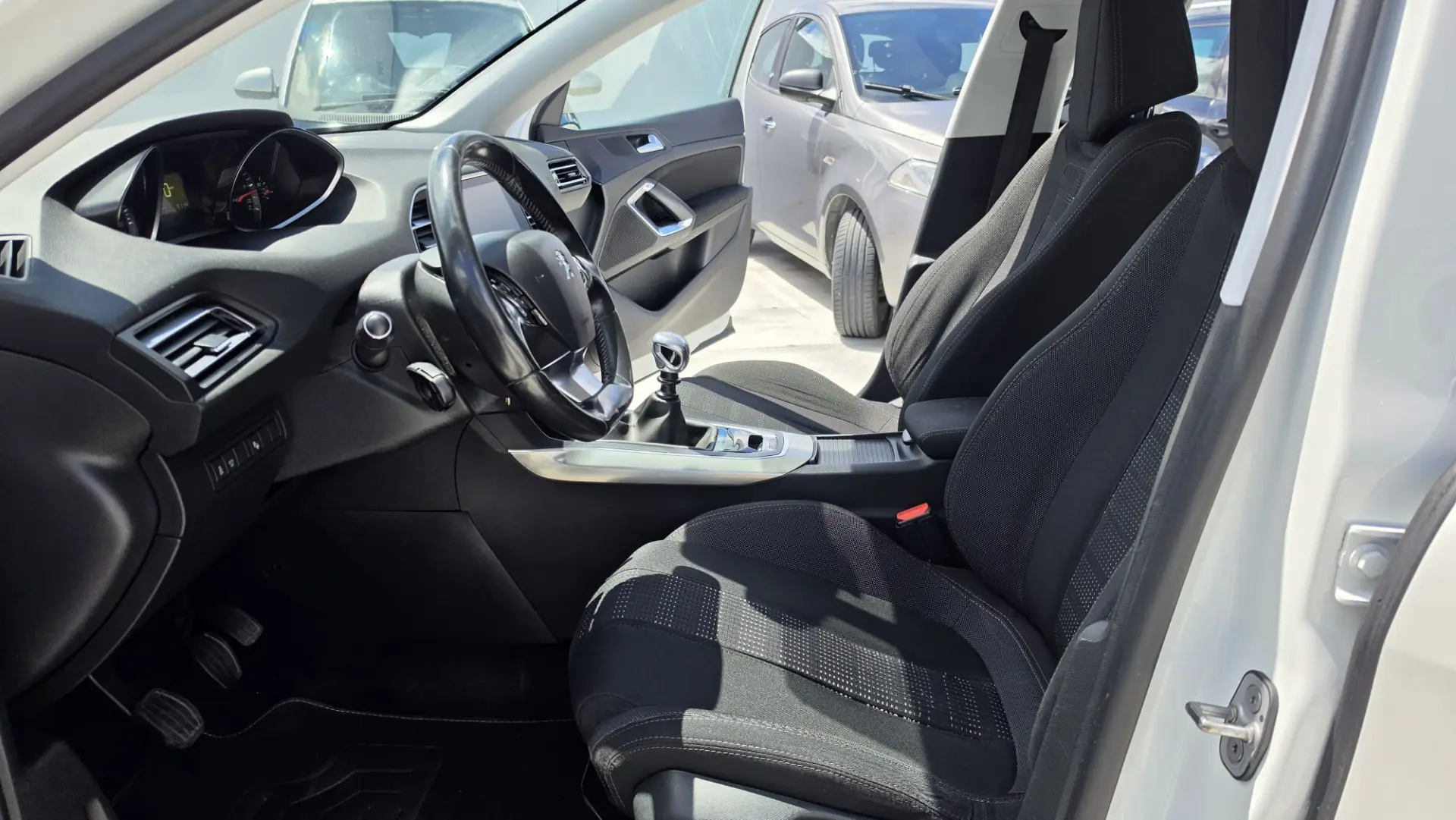 Peugeot 308 SW 1.6 BlueHDi Style 7