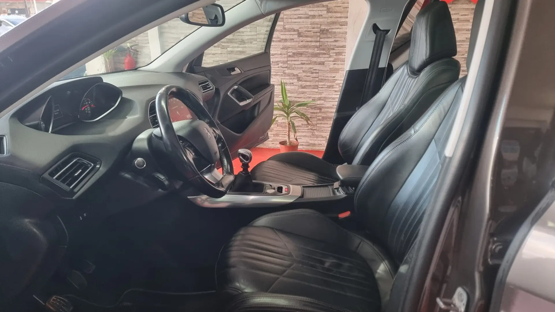 Peugeot 308 SW 1.6 BlueHDi Allure 13