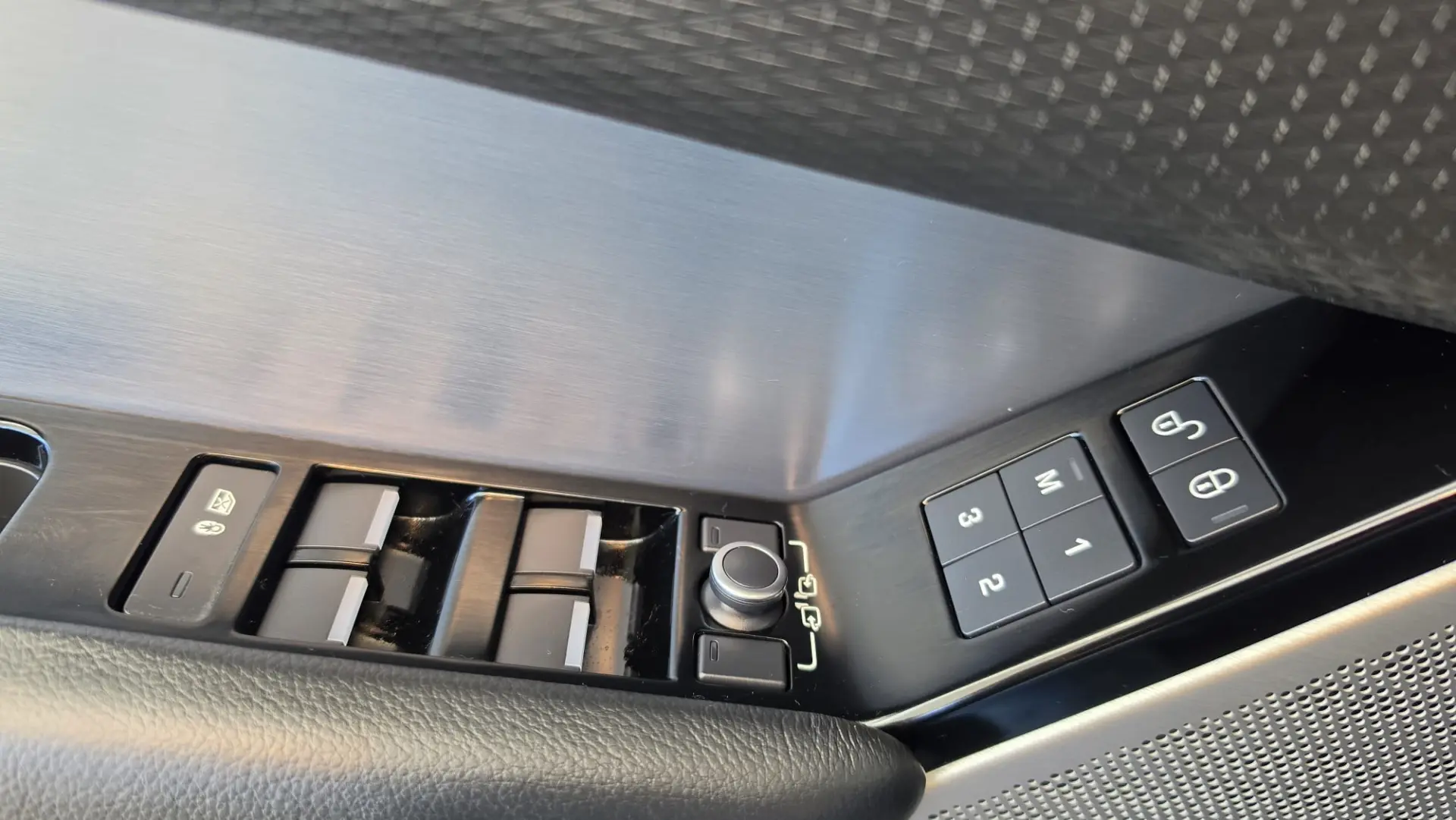 Land Rover Range Rover Velar 2.0 D R-Dynamic SE 35