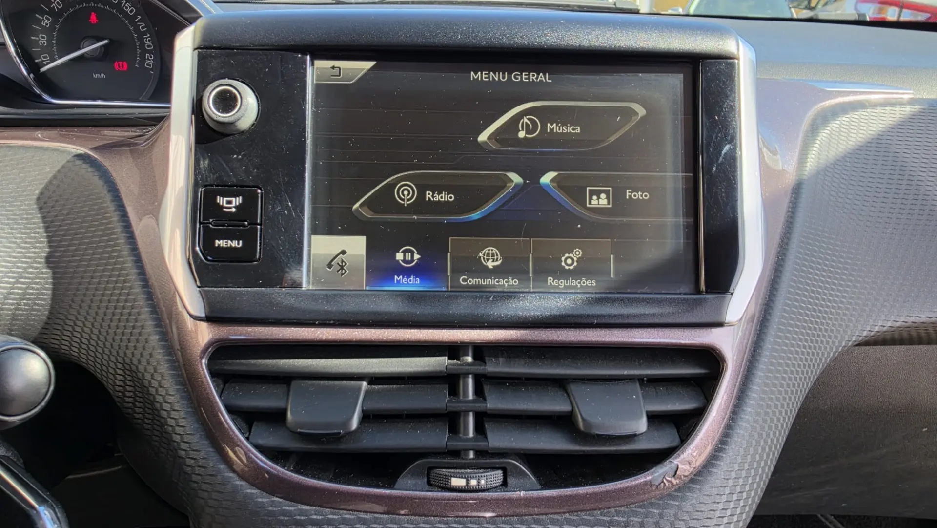 Peugeot 2008 1.6 e-HDi Allure 9