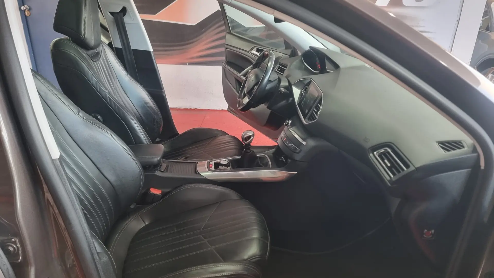 Peugeot 308 SW 1.6 BlueHDi Allure 14