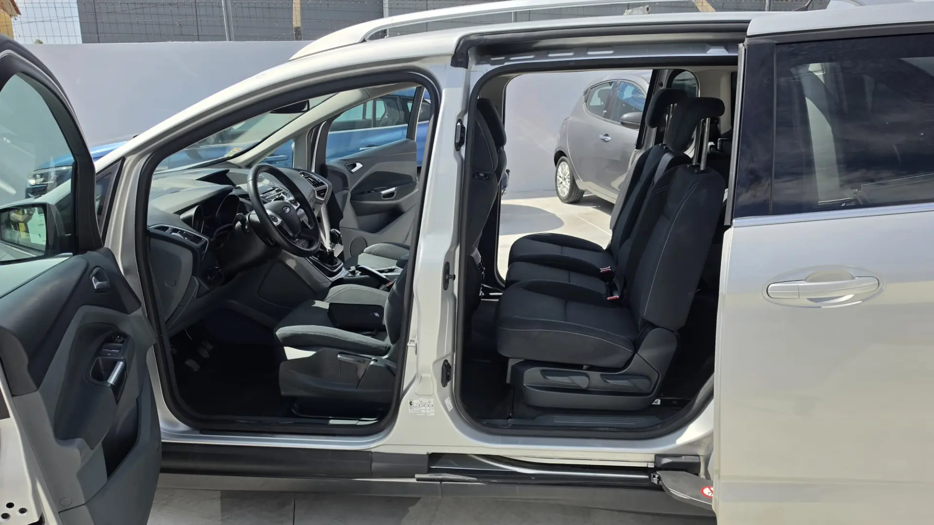 Ford Grand C-Max 1.6 TDCi Titanium Edition S/S 6