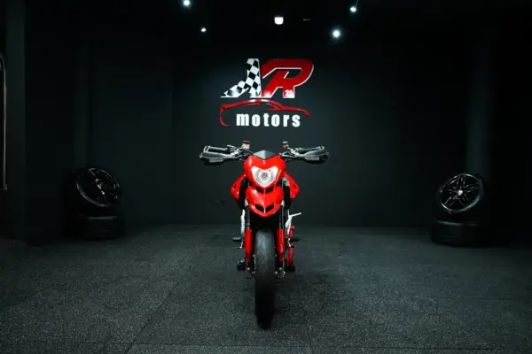 Ducati Hypermotard Outro 11