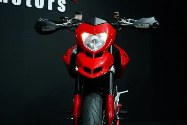 Ducati Hypermotard Outro 8