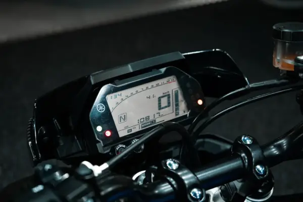 Yamaha MT-10 Outro 15