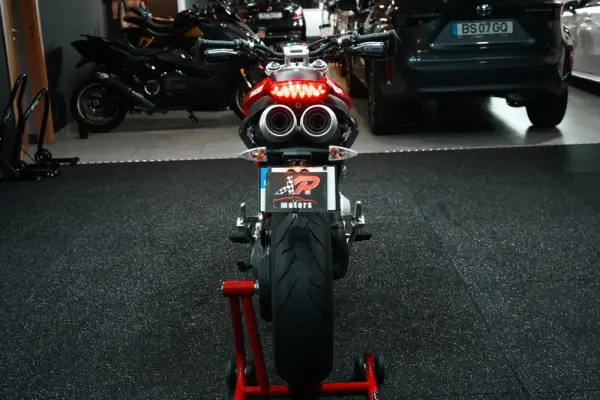 Ducati Hypermotard Outro 13