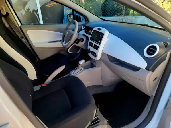 Renault Zoe (c/ Bateria) 41 kwh Life 11