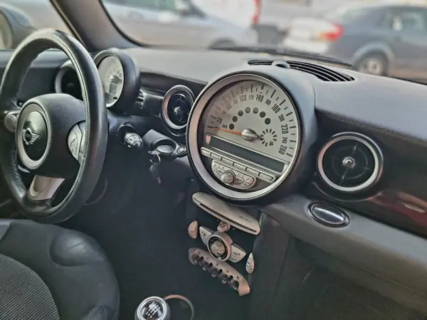 MINI 3 Portas Cooper D 12