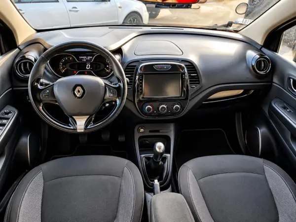 Renault Captur 1.5 dCi Sport 8
