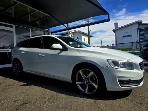 Volvo V60 2.0 D3 8