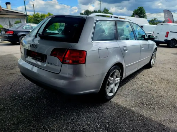 Audi A4 Avant 2.0 TDi S-line 4