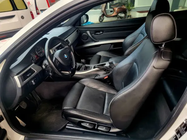 BMW 320 d Pack M 9