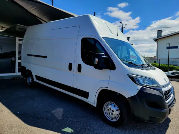 Peugeot Boxer 2.2 BlueHDi 335 L3H3 Pro 17