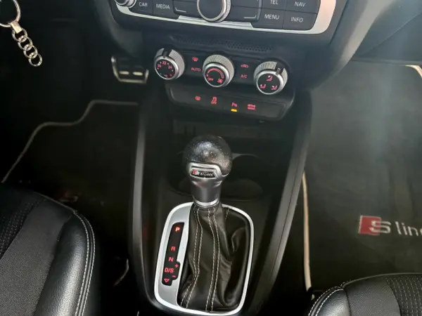 Audi A1 1.6 TDI S-line S tronic 10