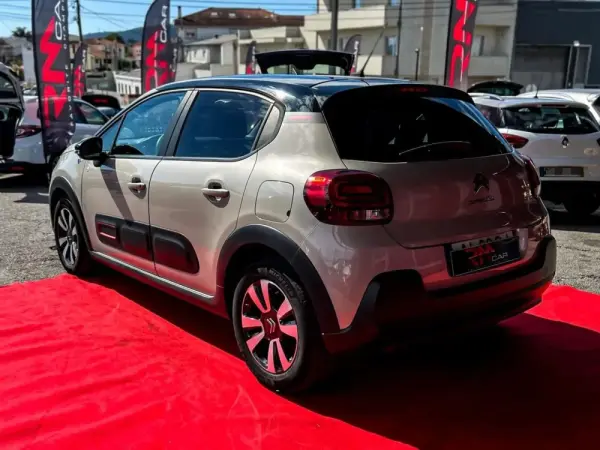 Citroen C3 1.2 PureTech C-Series 6