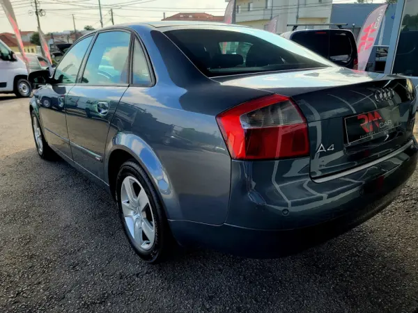 Audi A4 Avant Outro 7