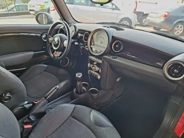 MINI 3 Portas Cooper D 14