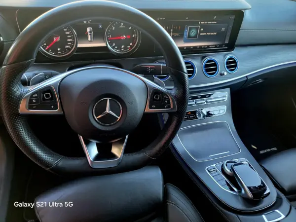 Mercedes-Benz E 220 d AMG Line 19