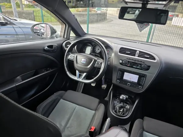 SEAT Leon 2.0 T FSI Cupra R 11