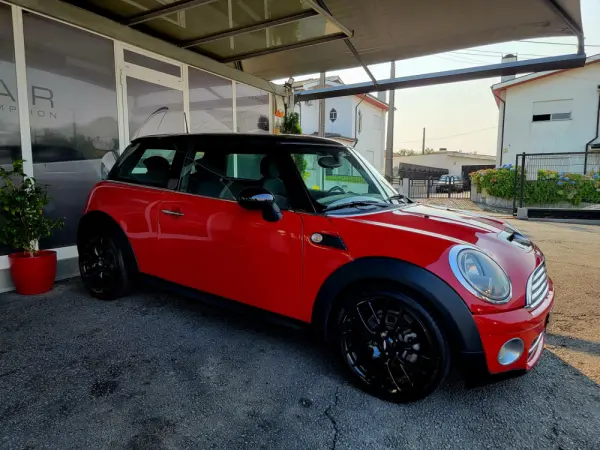 MINI 3 Portas Cooper D 8