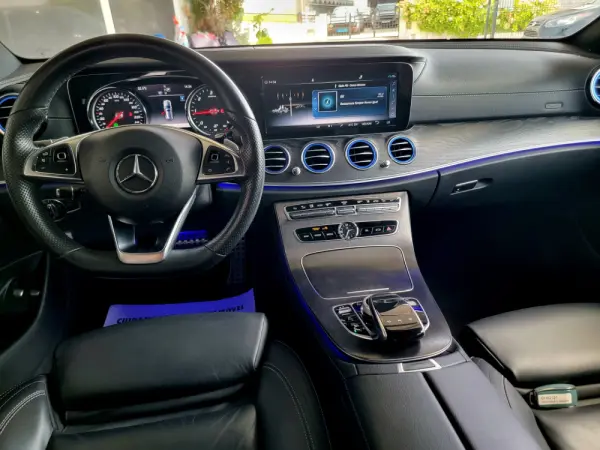 Mercedes-Benz E 220 d AMG Line 32