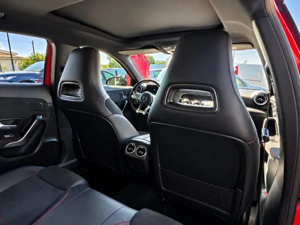 Mercedes-Benz A 180 d 7G-DCT AMG Line 19
