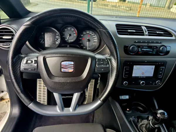 SEAT Leon 2.0 T FSI Cupra R 19
