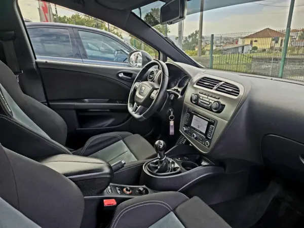SEAT Leon 2.0 T FSI Cupra R 13