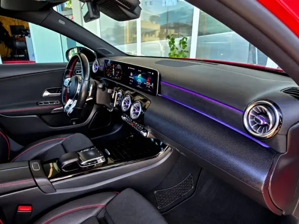 Mercedes-Benz A 180 d 7G-DCT AMG Line 18