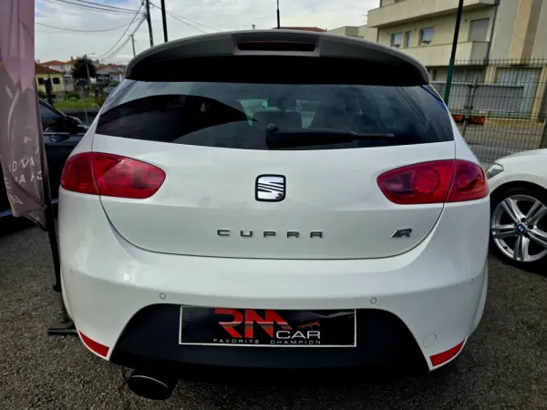 SEAT Leon 2.0 T FSI Cupra R 4