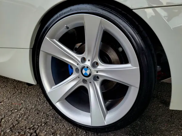 BMW 325 i M Sport Edition 26