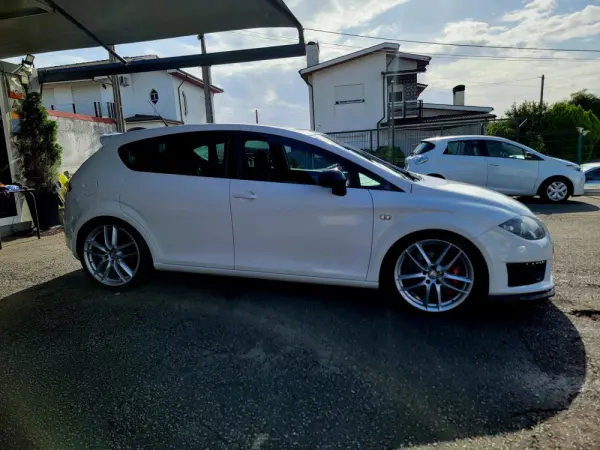 SEAT Leon 2.0 T FSI Cupra R 7