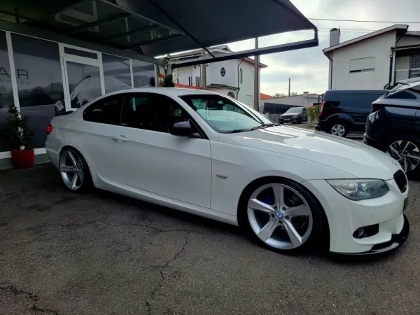 BMW 325 i M Sport Edition 8