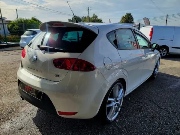 SEAT Leon 2.0 T FSI Cupra R 5