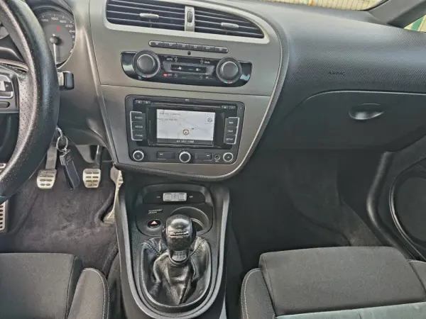 SEAT Leon 2.0 T FSI Cupra R 22