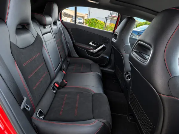 Mercedes-Benz A 180 d 7G-DCT AMG Line 14