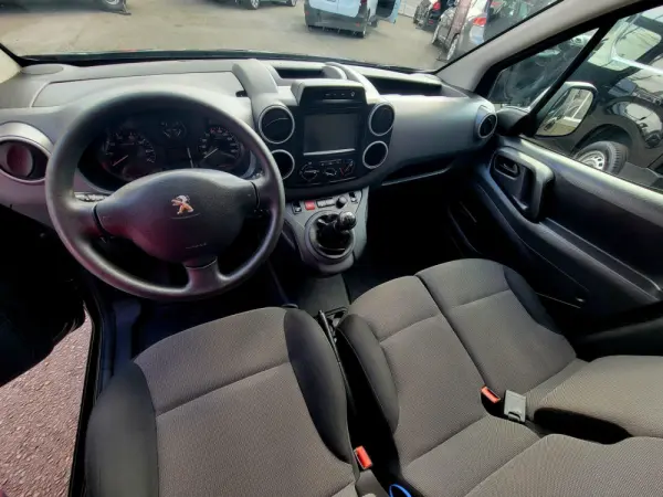 Peugeot Partner 1.6 BlueHDi Style 9