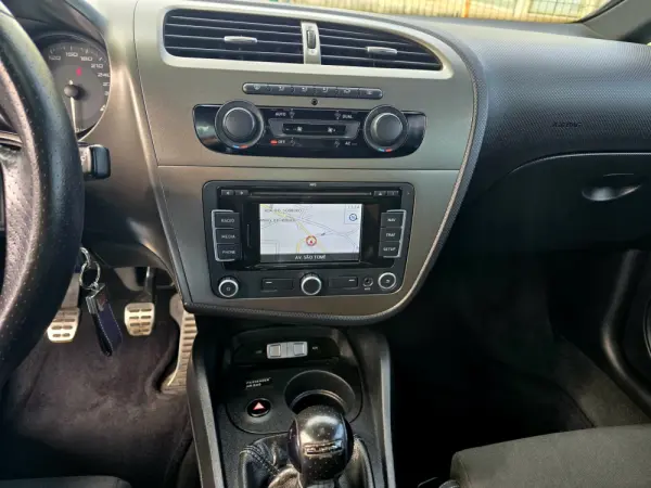 SEAT Leon 2.0 T FSI Cupra R 23
