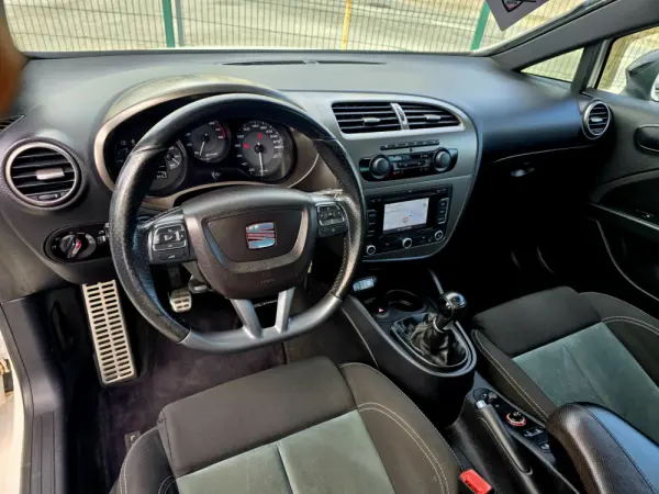 SEAT Leon 2.0 T FSI Cupra R 21