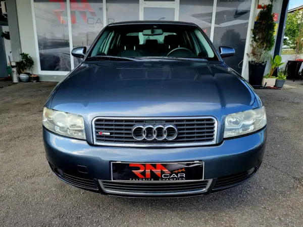 Audi A4 Avant Outro 2