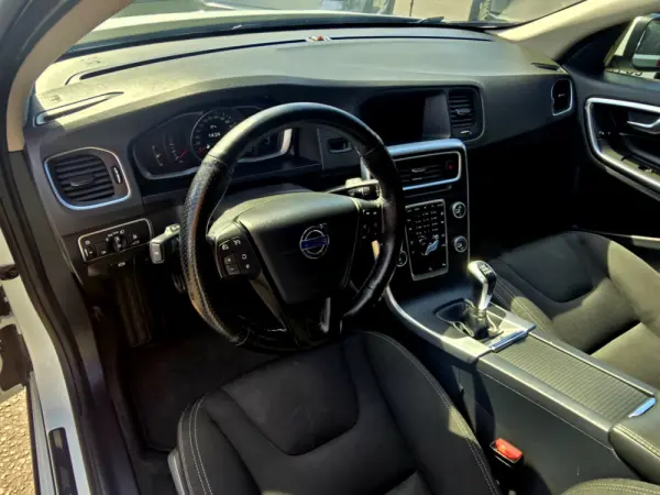 Volvo V60 2.0 D3 14