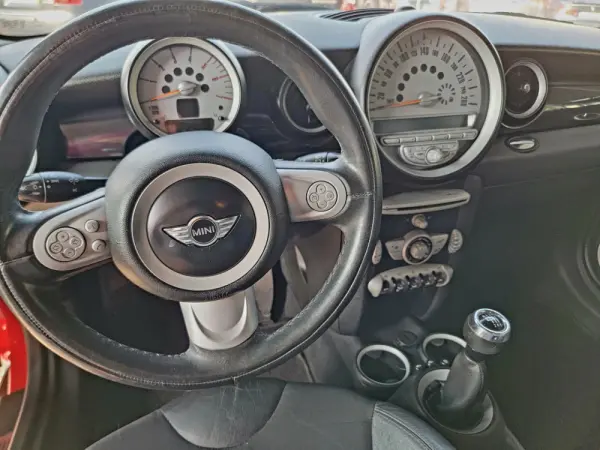 MINI 3 Portas Cooper D 11