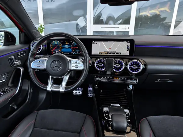 Mercedes-Benz A 180 d 7G-DCT AMG Line 15