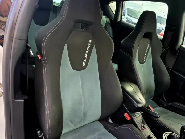SEAT Leon 2.0 T FSI Cupra R 20